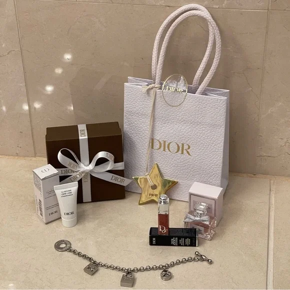 Dior Charm Bracelet 7.75” SilverTone Toggle Clasp Beauty Bundle Mini Addict Lip - Picture 2 of 14